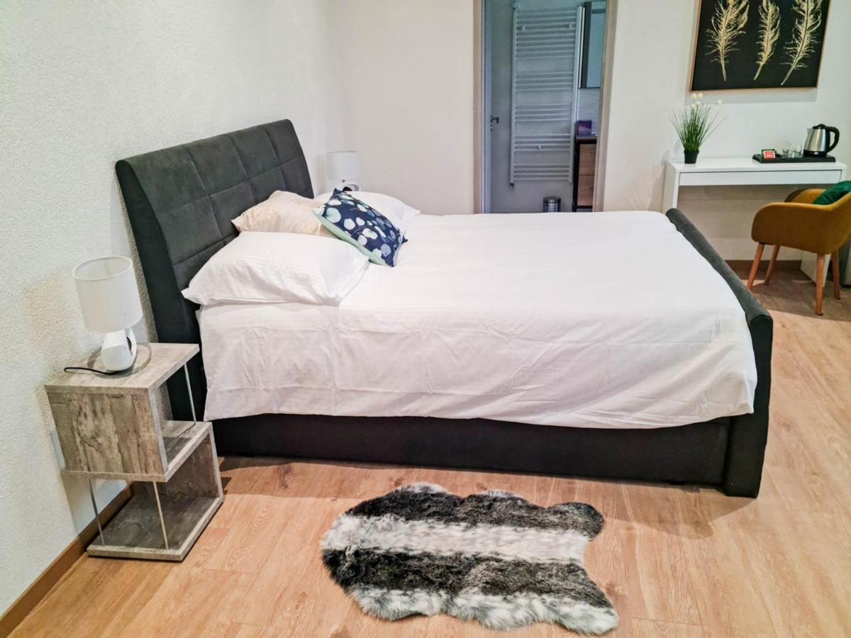 La Factory Aparthotel ปอร์รองทรุย ภายนอก รูปภาพ