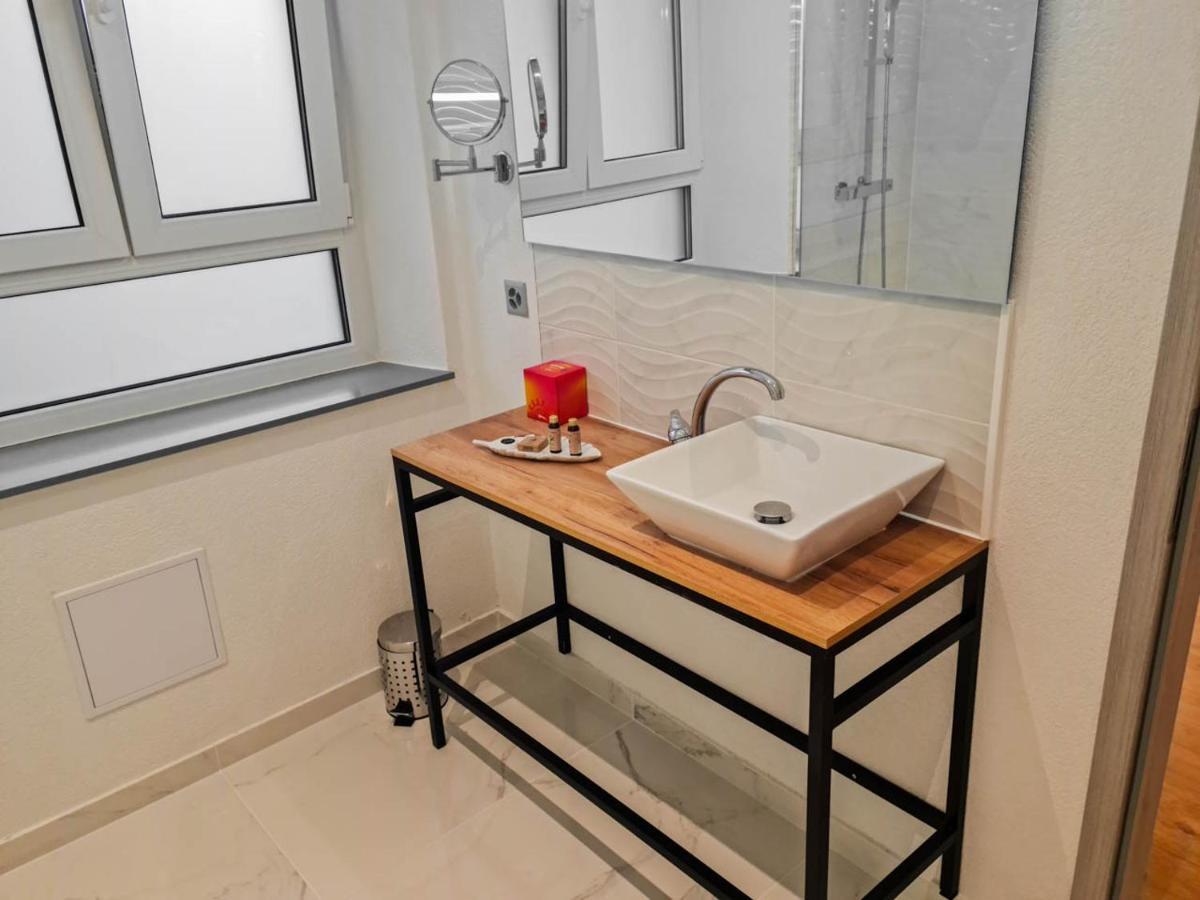La Factory Aparthotel ปอร์รองทรุย ภายนอก รูปภาพ