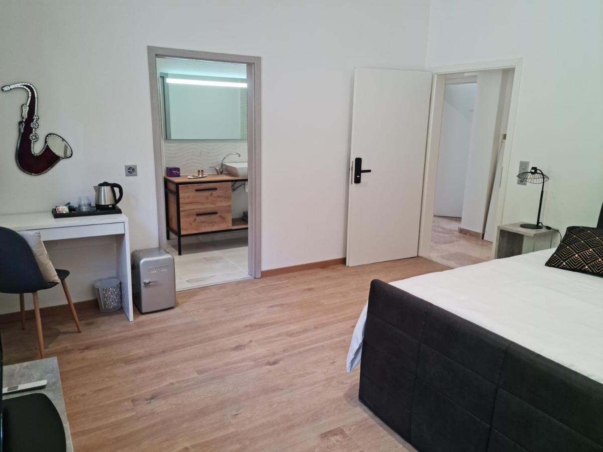 La Factory Aparthotel ปอร์รองทรุย ภายนอก รูปภาพ